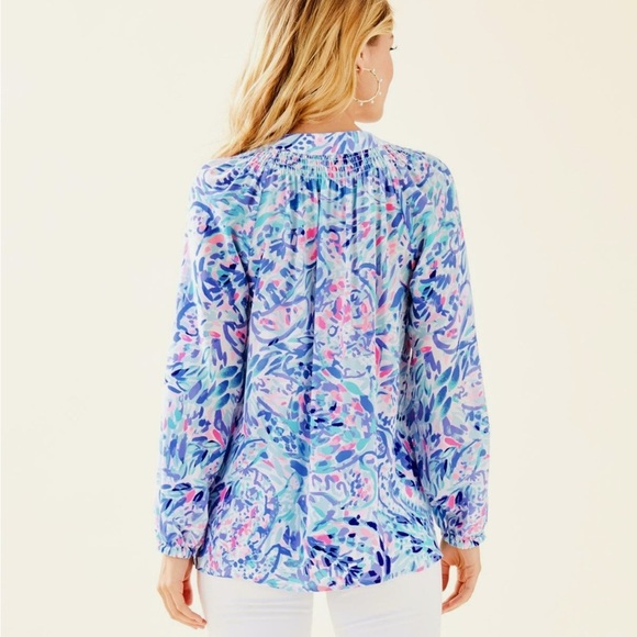 Lilly Pulitzer Elsa Blouse in Breakwater Tint Party Wave Print Size Small - Picture 2 of 9
